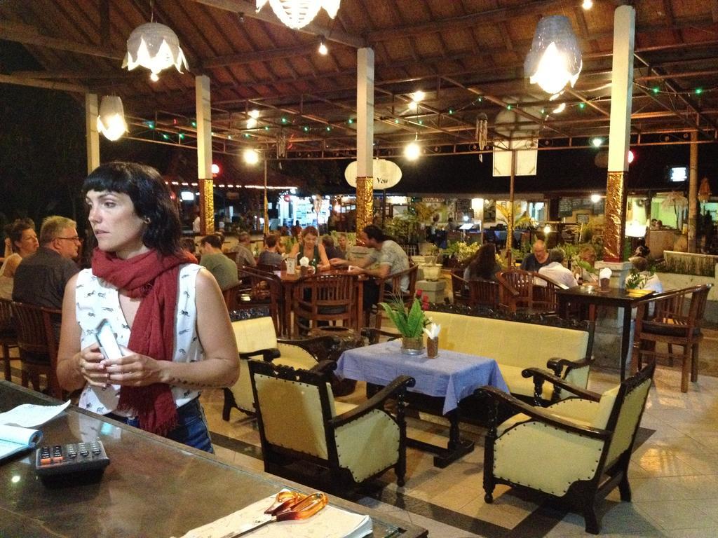 Astina Hotel Lovina Beach Extérieur photo